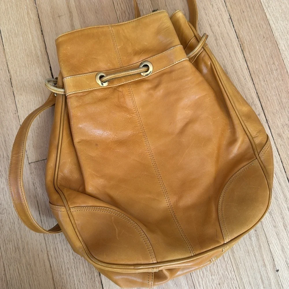 Battaglia Italy Leather Hobo